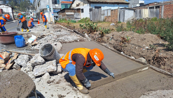 MANTENIMIENTO DE ACERAS Y BORDILLOS EN EL CENTRO PARROQUIAL